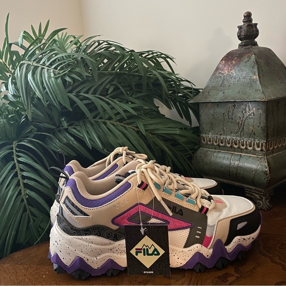 Fila Oakmont TR Women’s Purple, Pink and Beige Sneakers - Picture 2 of 10